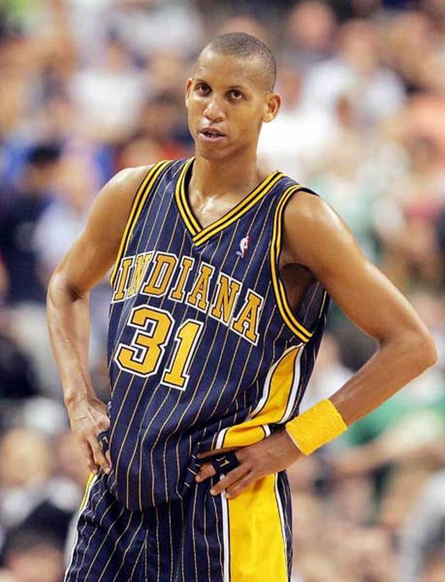 爱游戏体育app-赛后印第安纳步行者防线松动:NBA常规赛节点到来,赛场秩序良好,资深球员宣示担当-爱游戏体育app